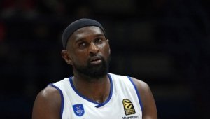 Anadolu Efes'te ABD'li oyuncu Singleton ile yollar ayrıldı