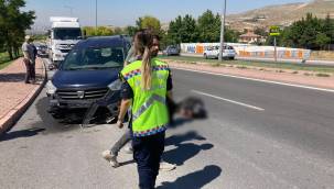 Aracın altında kalan motosiklet sürücüsü hayatını kaybetti