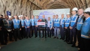 Bakan Karaismailoğlu: Ankara-Bursa ve Bursa-İstanbul arasındaki demir yolu seyahati 2 saat 15 dakika olacak