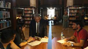 Başkan Büyükılıç Kayseri şehir kütüphanesini ziyaret etti 