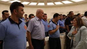 Başkan şahin2den Burç Ormanı'ndaki yangına erken müdahale eden itfaiye erlerine teşekkür!