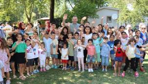 Başkan Vekili Tutuk, çocukların sevinçlerine ortak oldu 