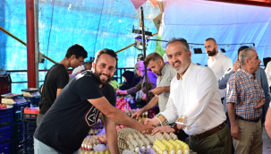 Bayram öncesi vatandaşa Başkan Aktaş morali