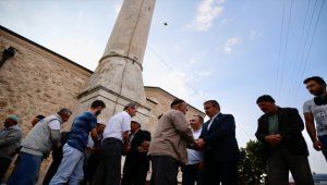 BBP Genel Başkanı Mustafa Destici, bayram namazını Eskişehir'de kıldı