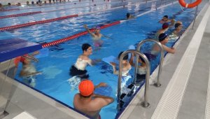 Beypazarı'nda yarı olimpik yüzme havuzu hizmete girdi 