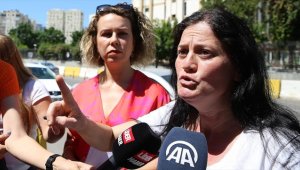 Bursa'da çöp evde bulunan çocuğun annesi Antalya Adliyesi'ne geldi