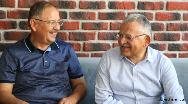 Büyükkılıç , Özhaseki ile birlikte Talas'ta vatandaşlarla buluştu