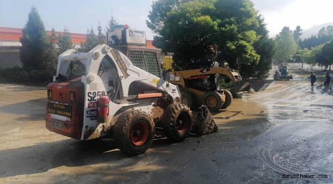 Büyükşehir Yol Bakım Timi Bartın'da çalışmalara katılıyor