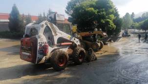 Büyükşehir Yol Bakım Timi Bartın'da çalışmalara katılıyor