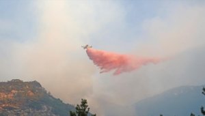 Datça'daki yangına 10 uçak ve 20 helikopterle müdahale ediliyor