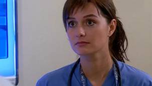 Doktorlar'ın Ela'sı gömleğinin düğmelerini açtı...