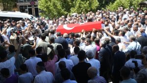 Eski AK Parti Kahramanmaraş Milletvekili ve Belediye Başkanı Ali Sezal'ın cenazesi toprağa verildi