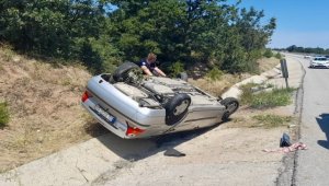 Eskişehir'de devrilen otomobildeki 2 kişi öldü, 2 kişi yaralandı