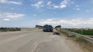 Eskişehir'de kamyonetle çarpışan motosikletin sürücüsü yaralandı