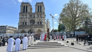 Fransa'nın sembolü Notre Dame Katedrali kapılarını 2024'te yeniden açacak
