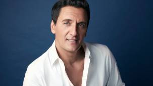 Fransız müziğinin kadife sesli temsilcisi Dany Brillant Biletinial Türkiye'de