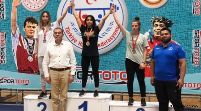 Halterciler, Türkiye Şampiyonasından madalyalarla döndü