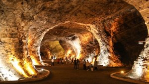 Iğdır'daki Tuz Dağı'nı 1 yılda 80 bin kişi gezdi