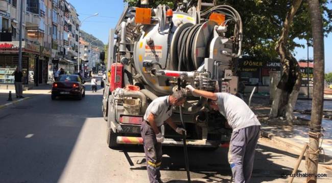 İlçe genelinde kanalizasyon temizlik çalışması