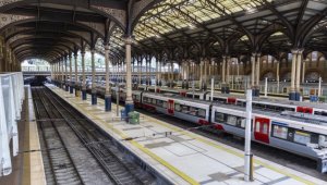 İngiltere'de binlerce makinist grev başlattı 