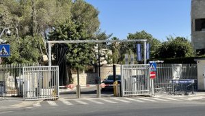 İsrail Başbakanı Lapid'in 1948'den sonra el konulan Filistinli iş adamına ait villaya taşınması tartışılıyor