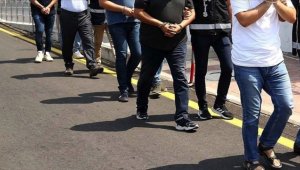 İzmir merkezli 18 ildeki FETÖ operasyonunda 26 gözaltı