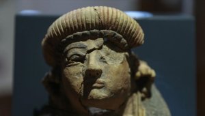 İzmir'de 1930'lu yıllarda bulunan Athena heykeli parçaları birleştirildi