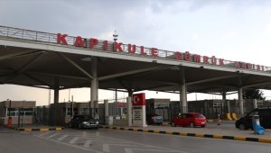 Kapıkule'den bir günde 35 bin 887 yolcu giriş yaptı