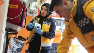 Karapınar'da yolda kalp krizi geçiren kadına filyasyon ekibi müdahale etti