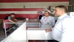 Kaymakam Baş, güvenlik güçleri ve esnafın bayramını kutladı