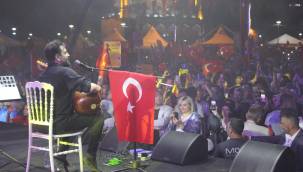 Kayseri Cumhuriyet Meydanında İsmail Altunsaray rüzgarı esti