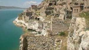 Kayseri'de çukura düşen kişi öldü 