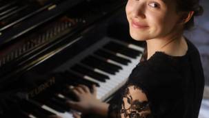 Klasik Müziğin Zirvesi Mozarteum Üniversitesi'ni Birincilikle Kazanan İlk Türk Oldu 