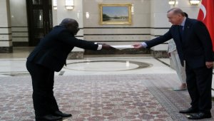 Kongo Demokratik Cumhuriyeti'nin Ankara Büyükelçisi Rashidi, Cumhurbaşkanı Erdoğan'a güven mektubu sundu