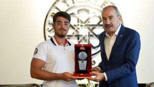 KTO Başkanı Gülsoy, YKS sayısal Türkiye birincisini konuk etti