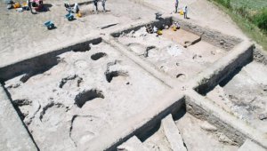 Kütahya'da 3300 yıllık mühür ve hançer bulundu 