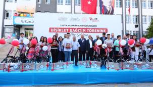 LGS Türkiye Birincisine Başkan Şahin'den Ödül 
