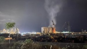 Lübnan'da büyük liman patlamasının sembolü silo, yangın nedeniyle yıkılma riski taşıyor