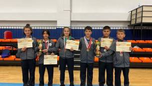 Masa Tenisi sporcuları Eren ve Ercin dereceyle döndü