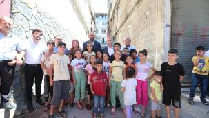 Milletvekili Kirazoğlu ve Başkan Tahmazoğlu esnafı ve vatandaşı ziyaret etti 