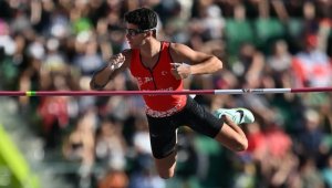 Milli atlet Ersu Şaşma, Dünya Atletizm Şampiyonası'nda finale yükseldi