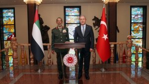 Milli Savunma Bakanı Akar, BAE Genelkurmay Başkanı Korgeneral Al Rumaithi'yi kabul etti