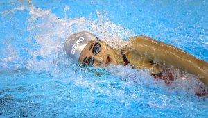 Milli yüzücü Deniz Ertan'dan altın madalya 