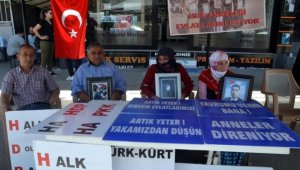 Muşlu aileler evlatları için HDP il binası önündeki oturma eylemini sürdürdü