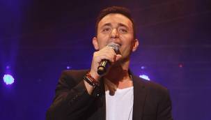 Mustafa Sandal herşey yalan şarkı gerçek!