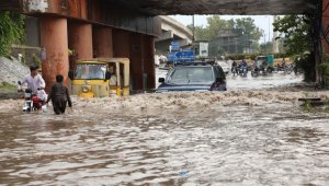 Pakistan'da şiddetli yağışlar nedeniyle ölenlerin sayısı 62'ye yükseldi