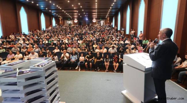 Şahinbey Belediyesi'nden başarılı 262 öğrenciye tablet