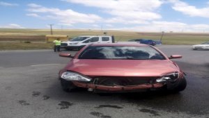 Sivas'ta iki otomobilin çarpıştığı trafik kazasında 5 kişi yaralandı