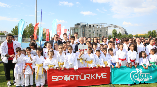 Spor Okulları Açılışına Katılan Başkan Büyükkılıç'a Genç ve Miniklerin Yoğun İlgisi