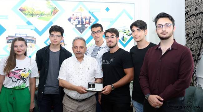 Talas 7/24 kütüphane meyvelerini vermeye devam ediyor